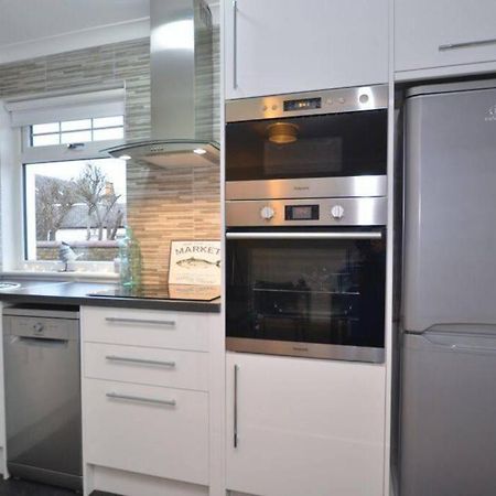 Ideally Located Modern Flat Apartamento Troon Exterior foto